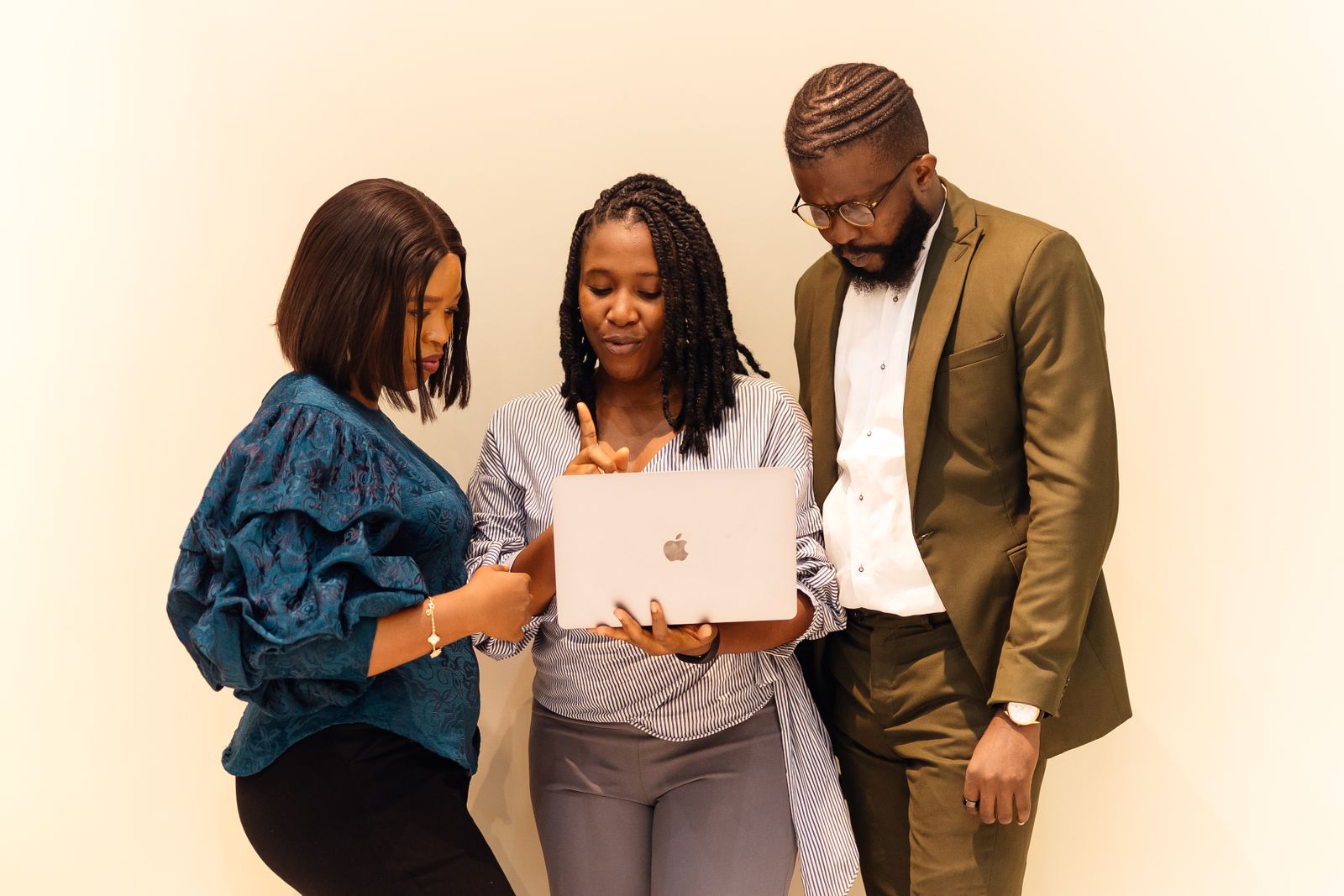 African clients in a consulting meeting